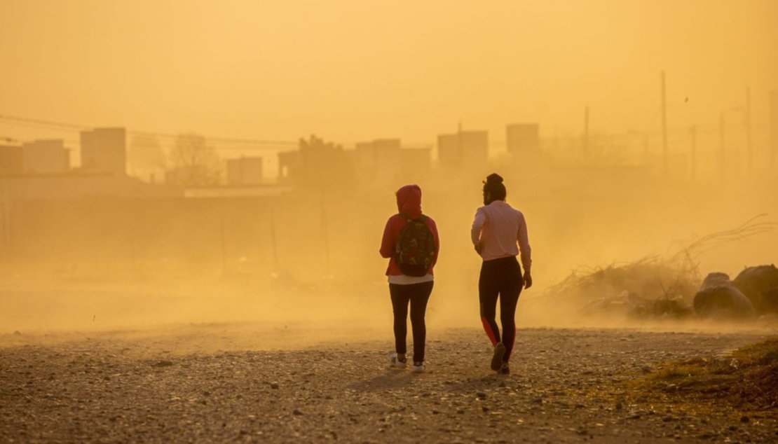 Un fuerte viento azotó el barrio Juan Manuel de Rosas, el 29 de agosto. Javier Corbalán. Un fuerte viento azotó el barrio Juan Manuel de Rosas, el 29 de agosto. Javier Corbalán.