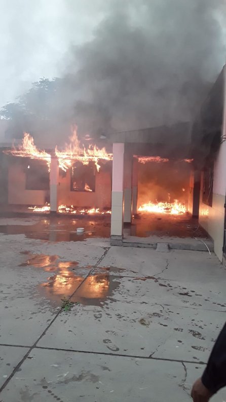 Incendio destruyó parte de una escuela en la Ciudad de Orán
