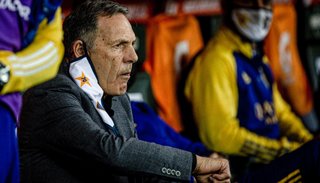 Russo piensa en una línea defensiva para enfrentar mañana a River