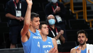 Dura caída y eliminación de Argentina en básquet