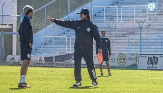 Chaves se retiró dolorido y encendió las alarmas en Gimnasia