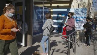 Las provincias arrancan con la combinación de vacunas