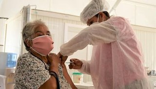 La OMS llama a "considerar" si se sigue vacunando contra el Covid a grupos de bajo riesgo