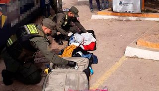 Secuestran 11 kg de cocaína de un colectivo que partió de Jujuy con destino a Buenos Aires