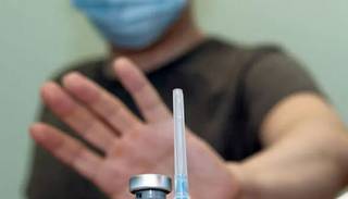 La CGT rechazó la idea de no pagar a los trabajadores que no quieran vacunarse