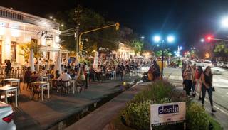 Unifican los horarios de cierre de todas las actividades a las 2 de la mañana para vacunados