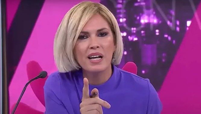 Escándalo: Viviana Canosa renunció y se fue de su programa a los gritos