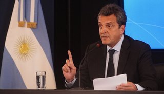 Massa anunció beneficios impositivos y cambiarios y financiamiento a petroleras