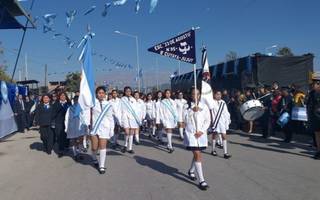 Acto y desfile en capital