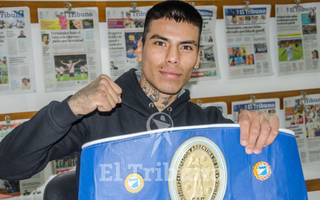 El campeón Botelli se muestra ante su gente