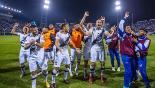 El festejo fue solo de los antonianos en el Martearena