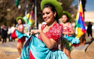 Fiesta en el Día de las Colectividades