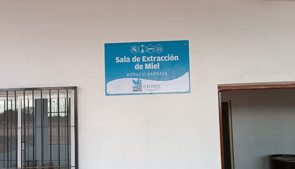 FUNDAPAZ cumplió 50 años e inauguró salas para controlar la calidad del agua y promover la apicultura