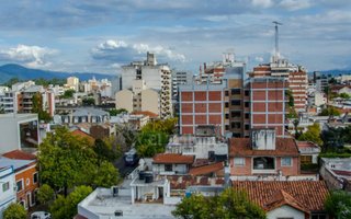   Deán Funes es una de las arterias con más edificios incluidos en la denuncia de 2009.