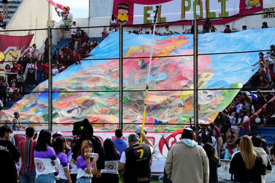 Las napolitanas deslumbraron en las tribunas del estadio- Las napolitanas deslumbraron en las tribunas del estadio