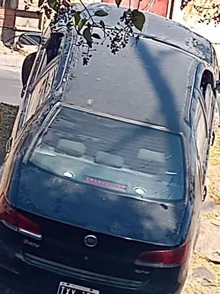 Un auto cayó al canal de Av. Constitución tras colisionar con otro vehículo