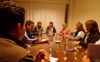 Recibieron a maestros rescatados