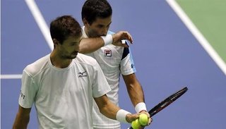 Argentina, último campeón, perdió y descendió