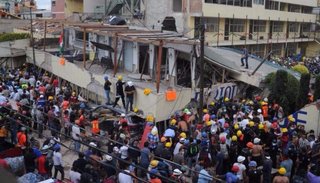 Indignación en México: las autoridades negaron que haya una niña atrapada bajo los escombros