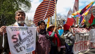 El Senado avaló una nueva prórroga de la ley que frena los desalojos en tierras indígenas