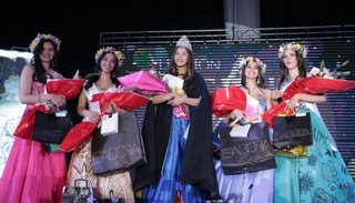Palpalá coronó a la bella Ana Herrera como reina departamental