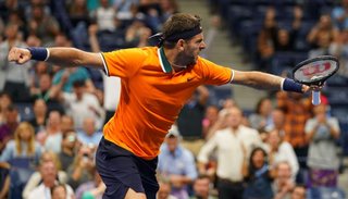Del Potro, renegando, pasó a los octavos de final en el US Open