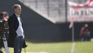 Ariel Holan: "No es tan fácil jugar copa y campeonato"