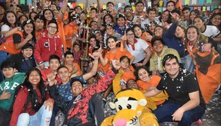 Más de mil jóvenes en el cierre de la Estudiantina