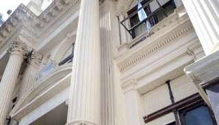 Tras una sorpresiva intervención del Banco Central, el dólar retrocedió a $39,24