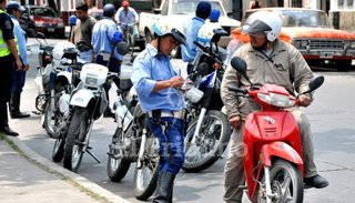 Por la crisis, congelaron el precio de las multas de tránsito