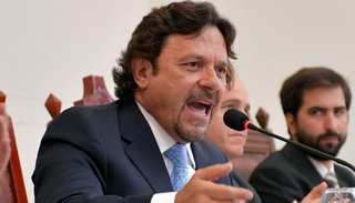 Sáenz salió al cruce por un reclamo de municipales