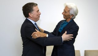 El FMI quiere que el dólar gire en torno de los 40 pesos