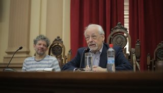 Verbitsky ratificó que él no pidió que saquen el crucifijo de la Legislatura