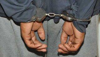 Quiso robar un celular, un Policía lo vio y tras una persecución de película logró atraparlo