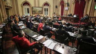 Godoy se disculpó con Cargnello por el crucifijo