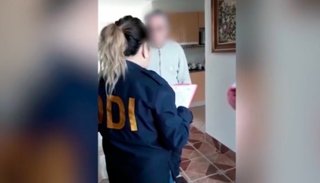 Un hombre de 72 se hizo pasar por adolescente y engañó a una nena de 12