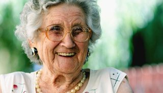 Según un estudio, cuanto más tiempo pases con tu mamá, más tiempo vivirá