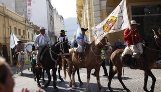 VIDEO. Emotivo: ingresan los primeros peregrinos a la Catedral