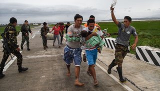 Supertifón llegó a Filipinas y causó cuatro muertos