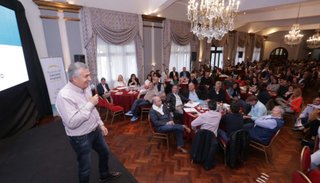 Reducen funcionarios y ahorrarán $50 millones