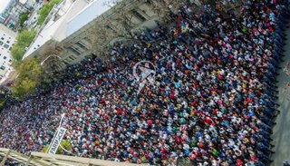 ¿Cuántas personas fueron a la procesión? La cifra oficial que se demoró más de lo normal