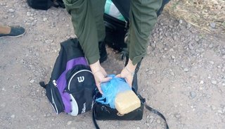 Viajaba con su bebé de un año y fue detenida con un kilo de cocaína