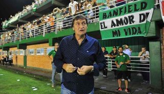 Julio Falcioni está a un paso de dirigir nuevamente a Banfield