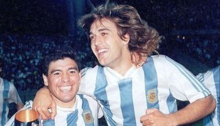 Batistuta, por el momento, descartó acompañar a Maradona