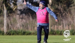 Casi 25 mil hinchas, en el debut de Maradona al frente del lobo