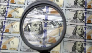 El dólar sube y se agranda la brecha con el mercado paralelo