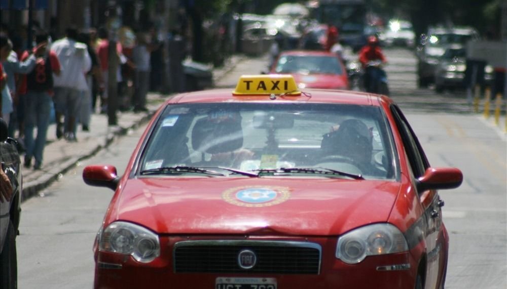 Taxistas Y Remiseros No Pueden Renovar Los Autos