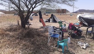 Familias en situación de calle ya empezaron a construir ranchos