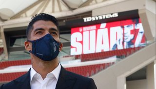 Atlético de Madrid le dio la bienvenida oficial a Suárez