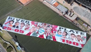 En el día del hincha, River presentó su nueva camiseta